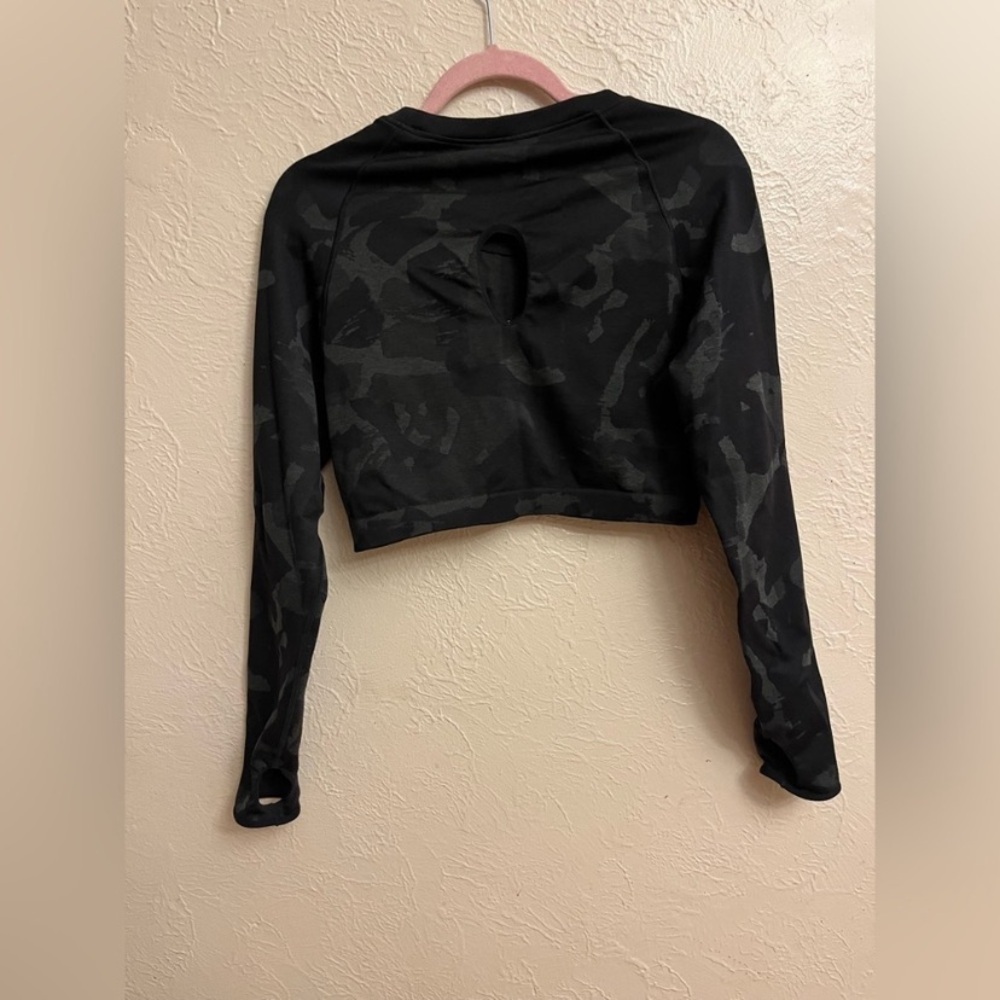 Gymshark Long Sleeve Crop Top - Picture 7 of 8